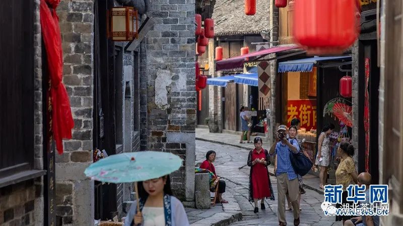 因茶而美、因茶而兴 湖北赤壁“茶旅融合”渐入佳境 因茶而美、因茶而兴 湖北赤壁“茶旅融合”渐入佳境