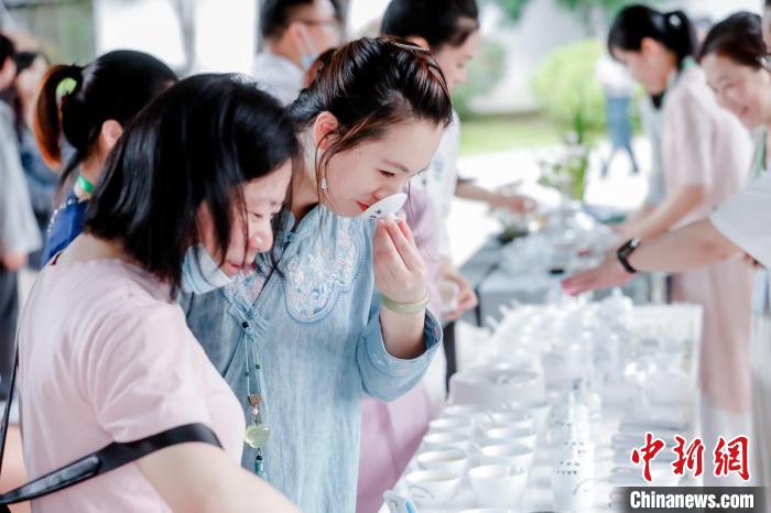 “国际茶日·福茶行天下”三茶融合发展大会在福州举办